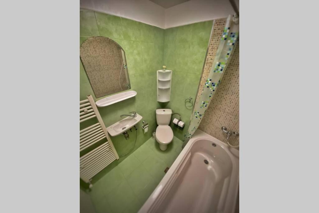 The Secret Lodge- New With Private Garage, Entire House Veliko Tarnovo Luaran gambar