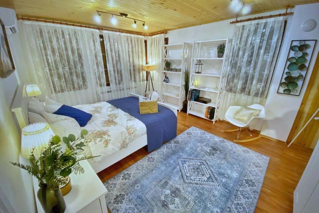 The Secret Lodge- New With Private Garage, Entire House Veliko Tarnovo Luaran gambar